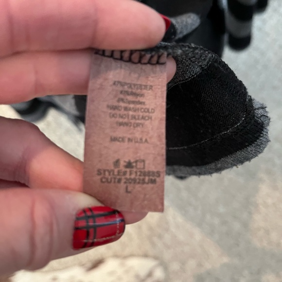 Womens cardigan says size Large but fits like a medium black and gray stripes - Picture 4 of 4